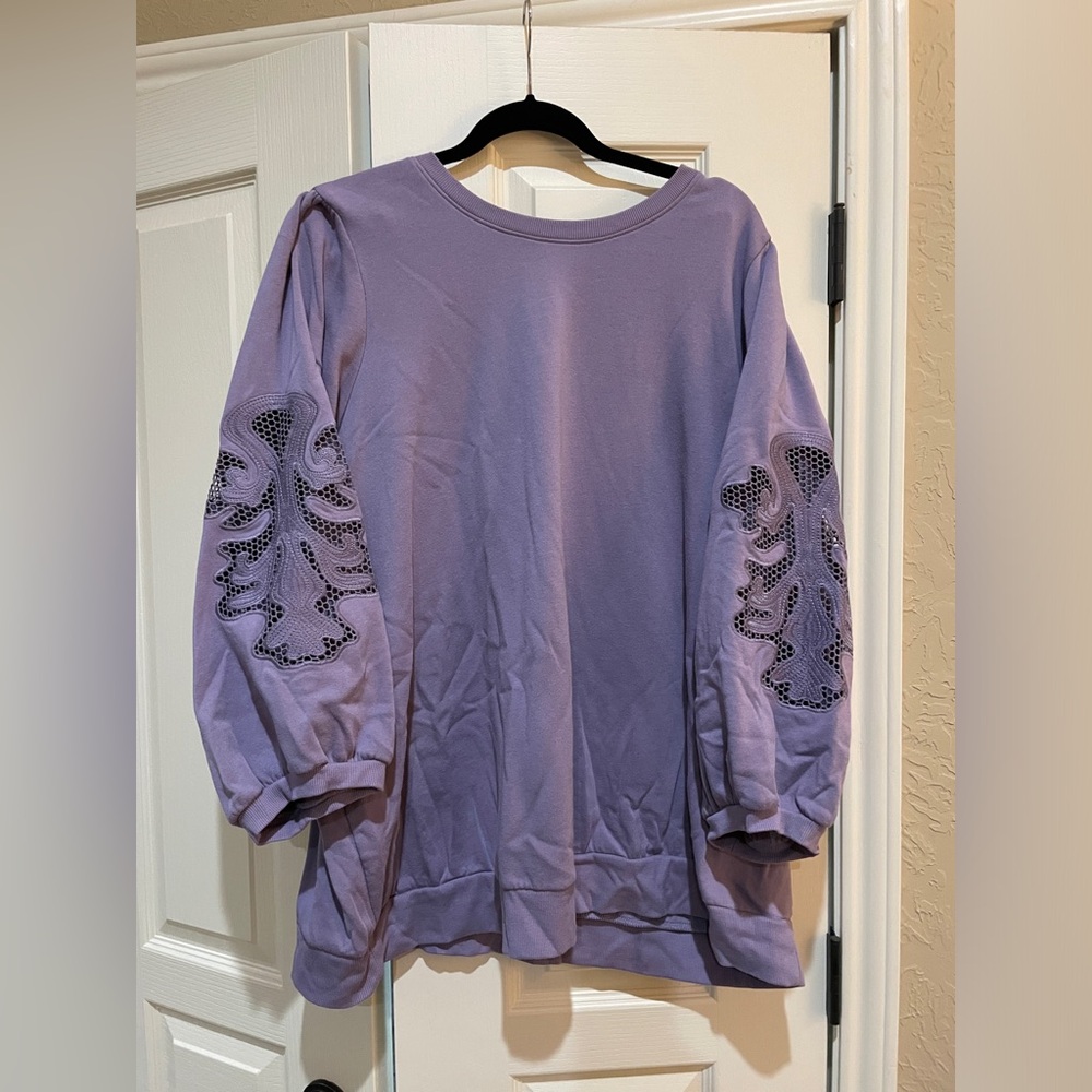 Light purple lilac sweater with intricate sleeve design Torrid size 4